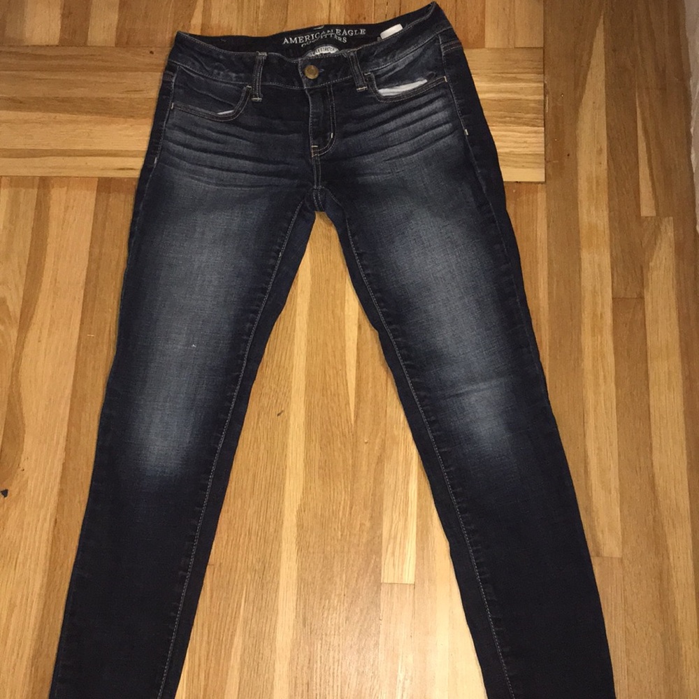 NEVER WORN AMERICAN EAGLE JEANS